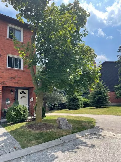 Mississauga, ON L4W 2M8,1755 Rathburn RD E #56