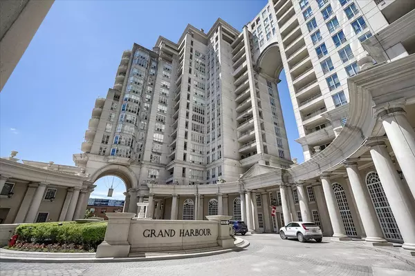 Toronto W06, ON M8V 3X9,2285 Lake Shore BLVD W #203