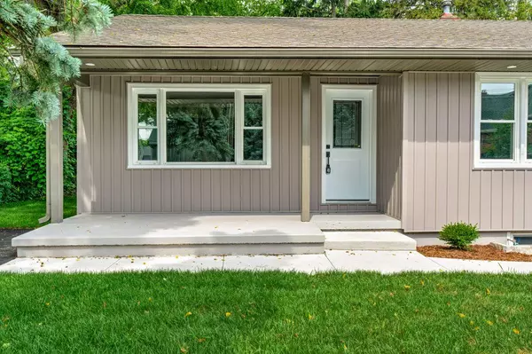 Lincoln, ON L0R 1B8,4290 Crescent AVE