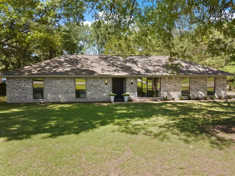 2533 Greenhill Road, Mount Pleasant, TX 75455