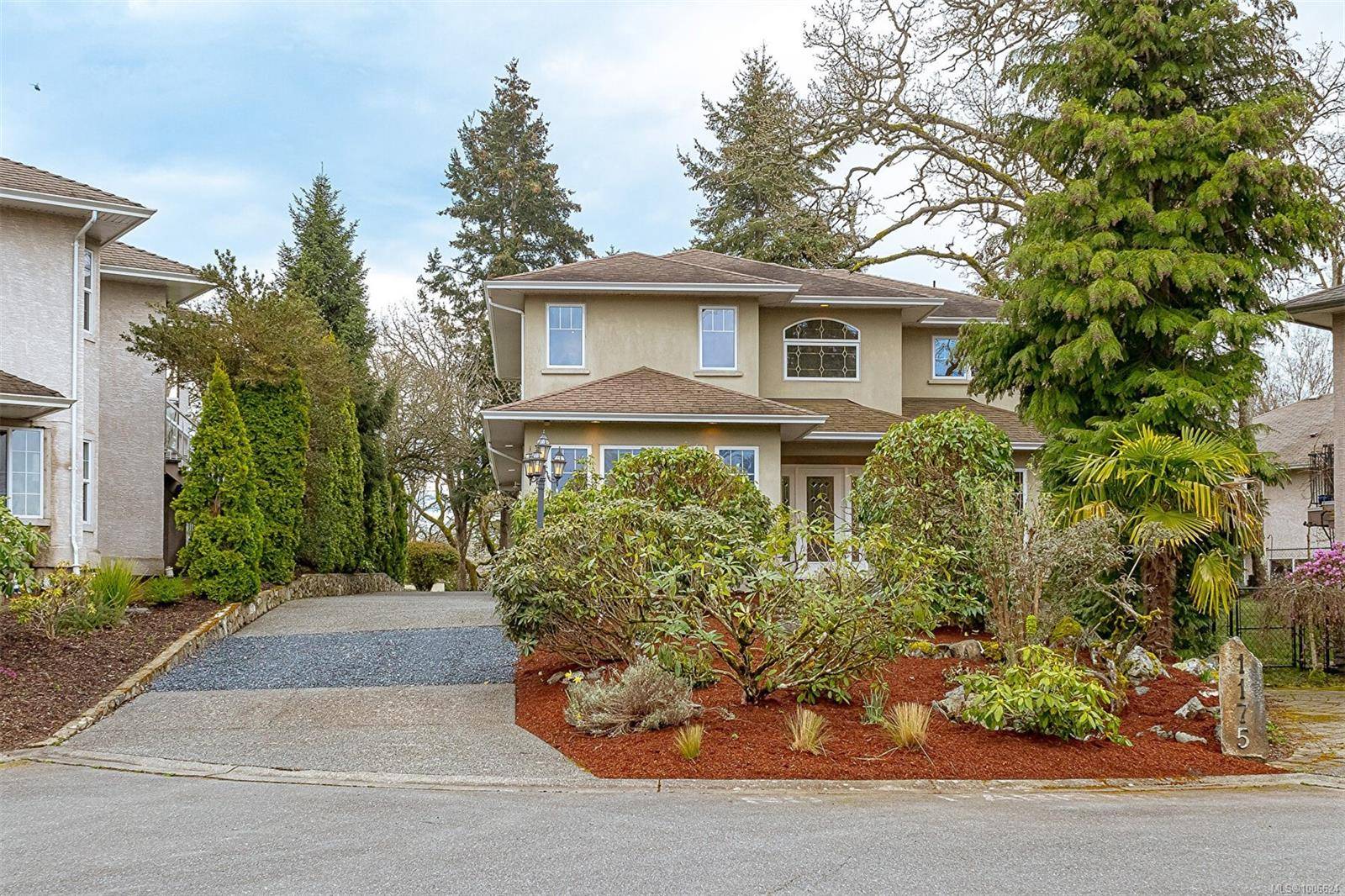 1179 Gait Lane, Saanich, BC V8P 5T6