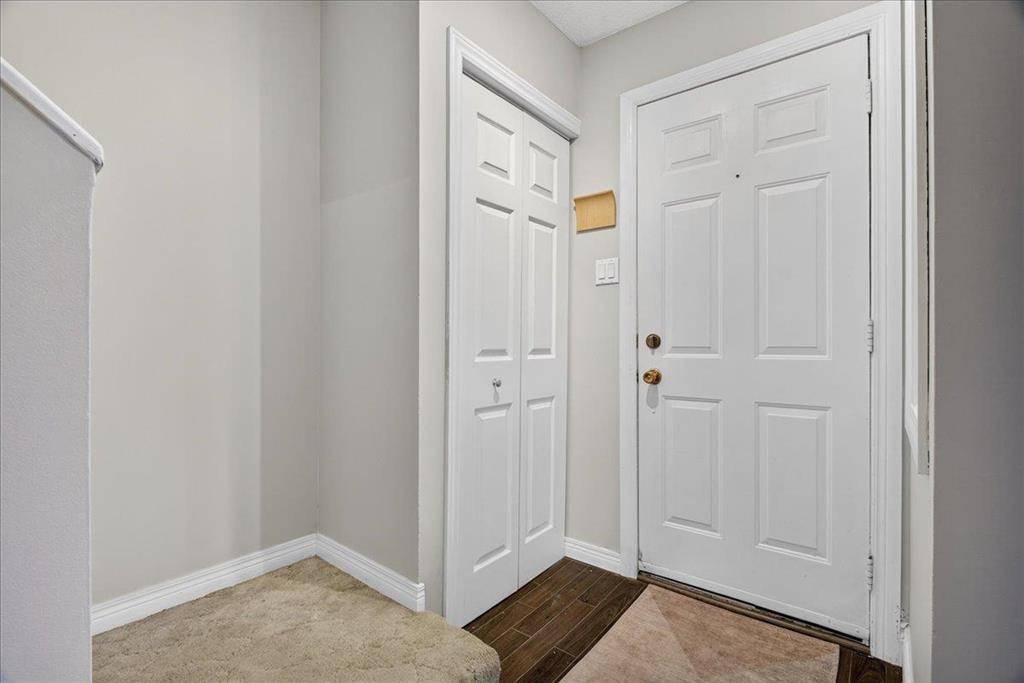 Winnipeg, MB R2Y 2G9,65 Apple LN
