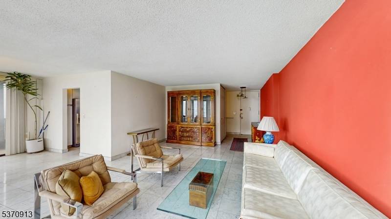 Cliffside Park Boro, NJ 07010,300 Winston Dr-C2617 #2617