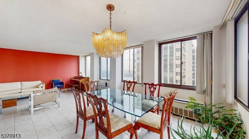 Cliffside Park Boro, NJ 07010,300 Winston Dr-C2617 #2617