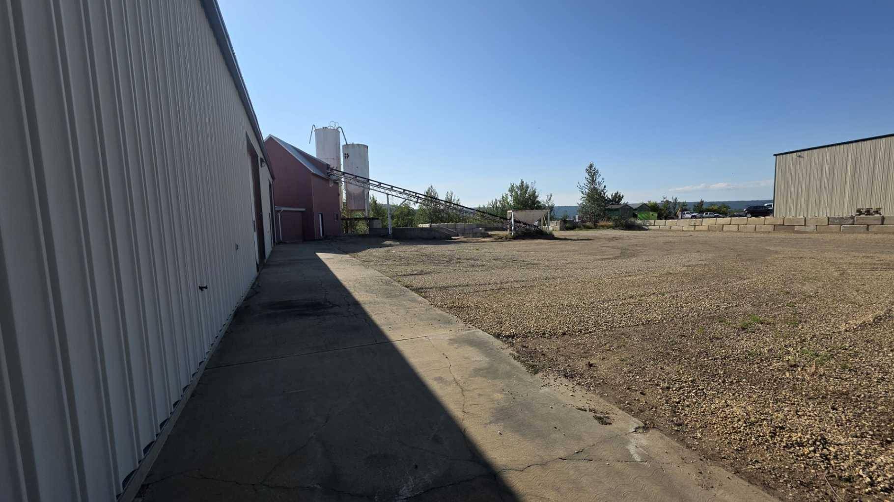 Peace River, AB T8S1R2,10601 77 ST