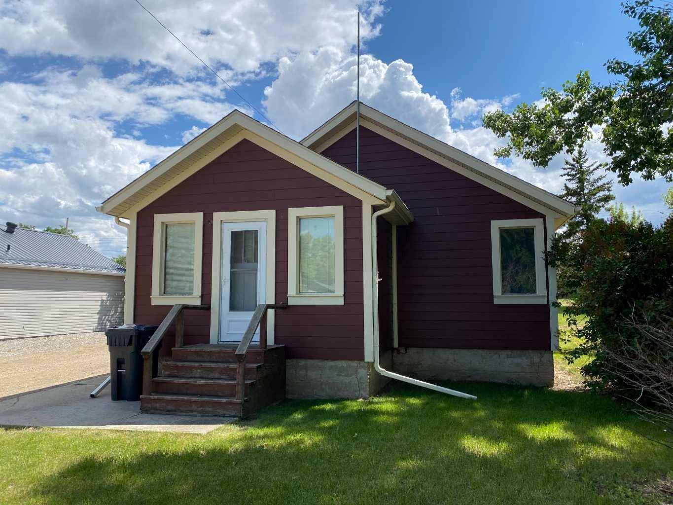 304 3 AVE, Warner, AB T0K 2L0