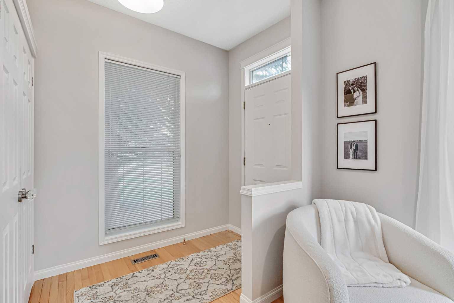 Calgary, AB T2Z2Z4,7 Promenade WAY SE