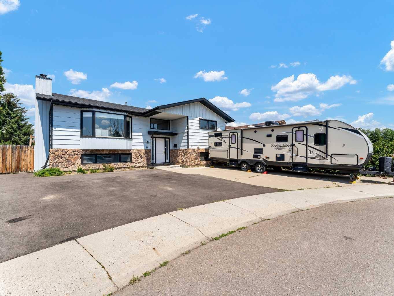 16 Iris CT Southeast, Medicine Hat, AB T1B2S1