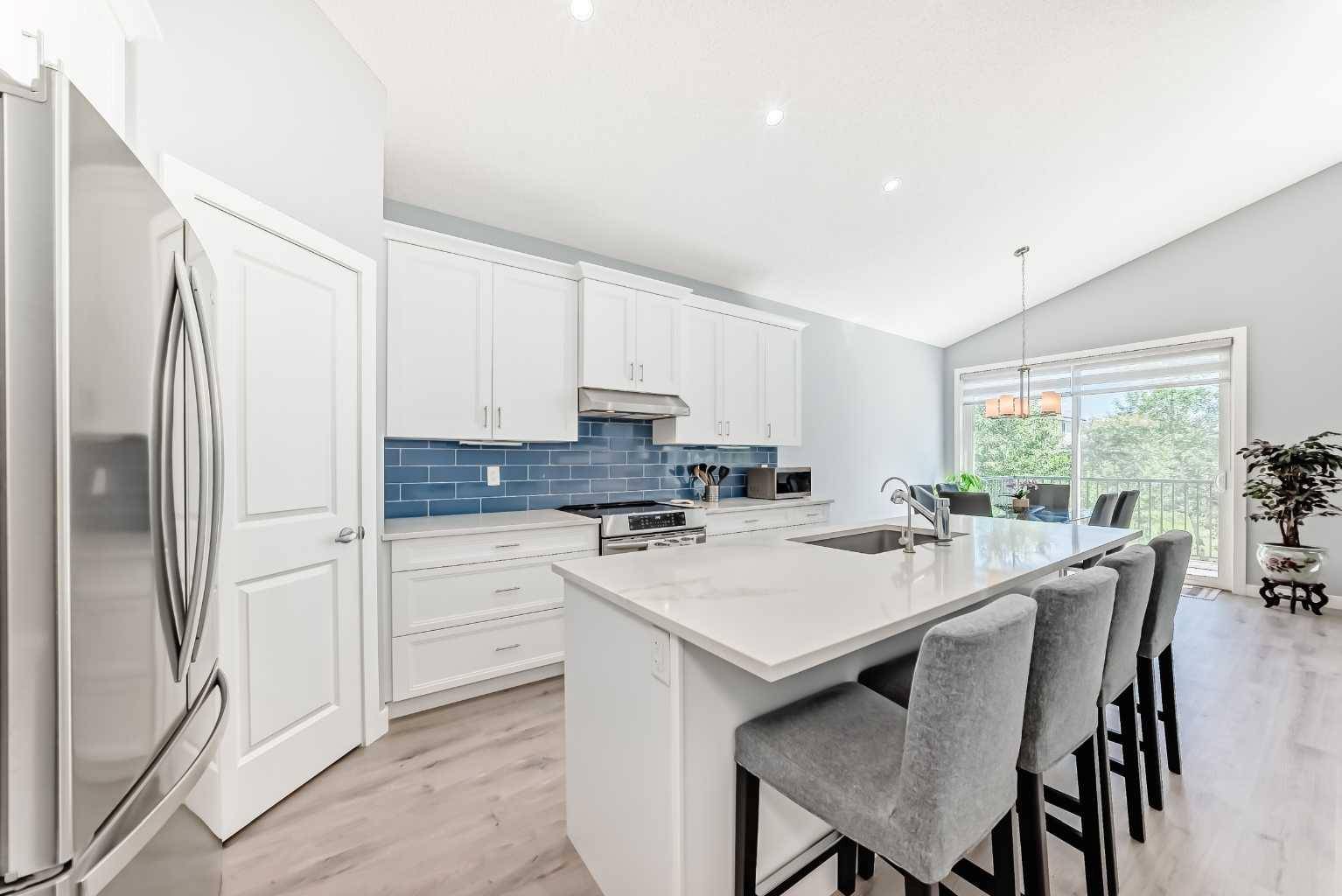 Calgary, AB T2X2J1,95 Walgrove GN Southeast