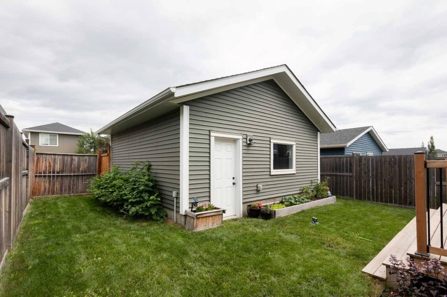 Cochrane, AB t4c 0s3,195 River Heights GN