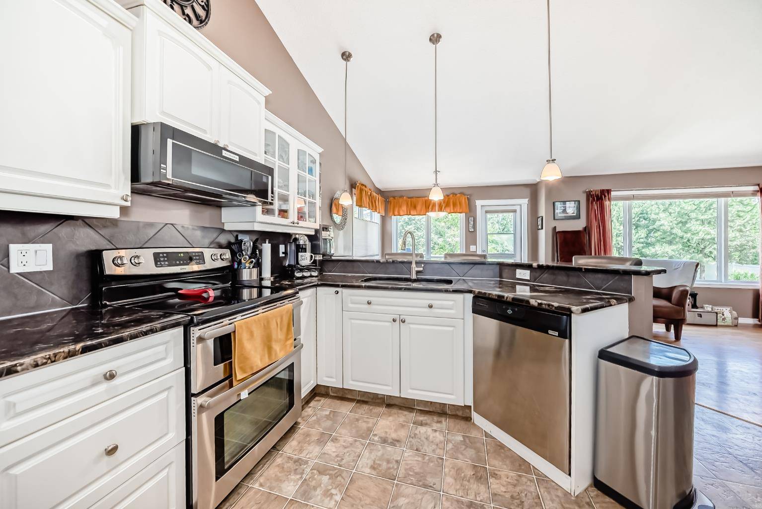 Olds, AB T4H 1V8,6212 Davis PL