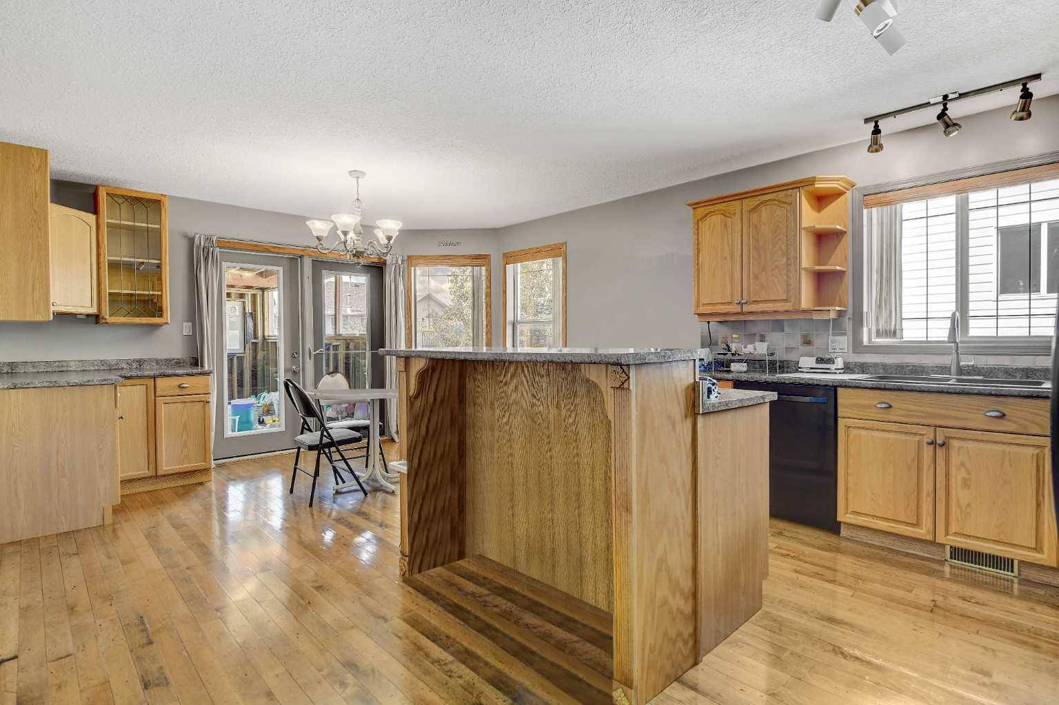 Grande Prairie, AB T8V 7N5,11906 106A ST