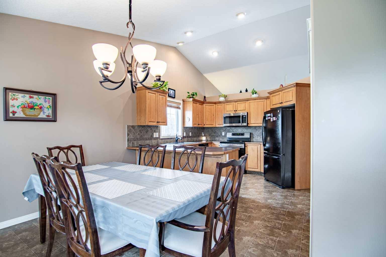 Red Deer, AB T4R 3E6,216 Ackerman CRES