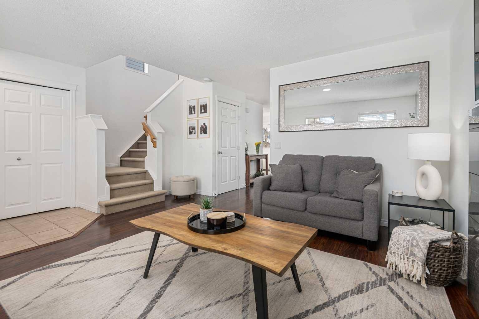 Airdrie, AB T4B 0C9,206 Morningside GDNS SW