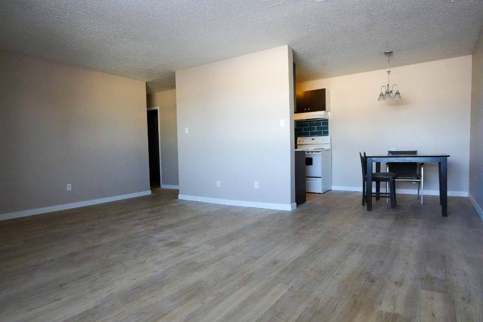 Fort Mcmurray, AB T9H1R3,111 Charles AVE #303