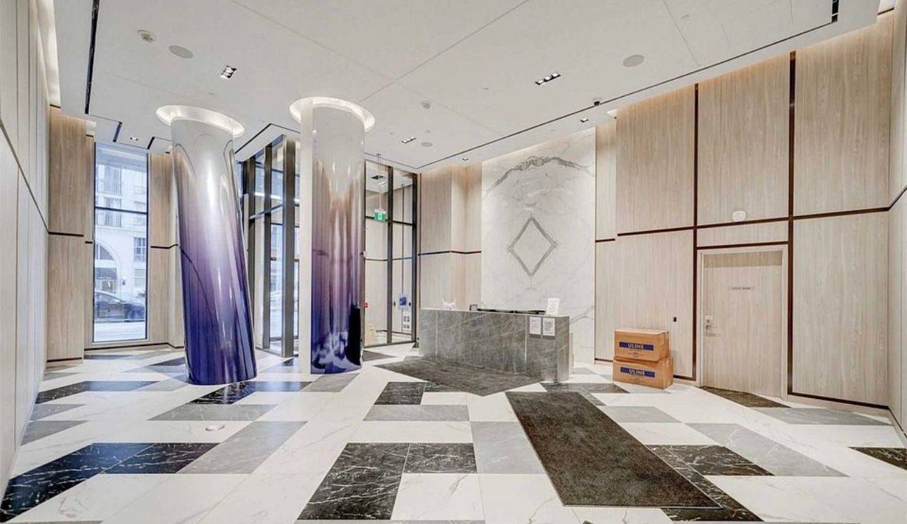 Toronto C08, ON M4W 1H7,395 Bloor ST E #4905