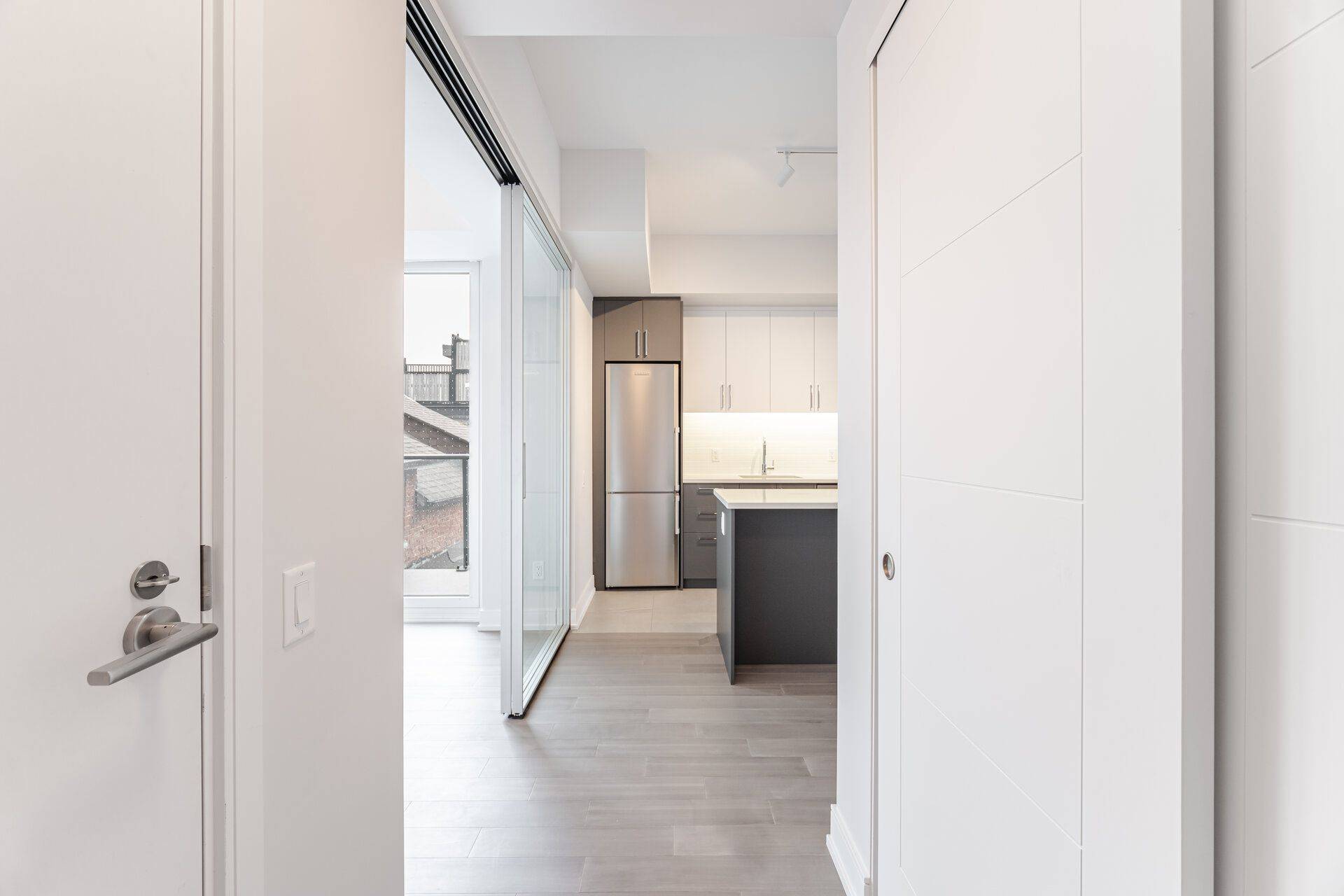 Toronto C01, ON M5S 2H7,664 Spadina AVE #316