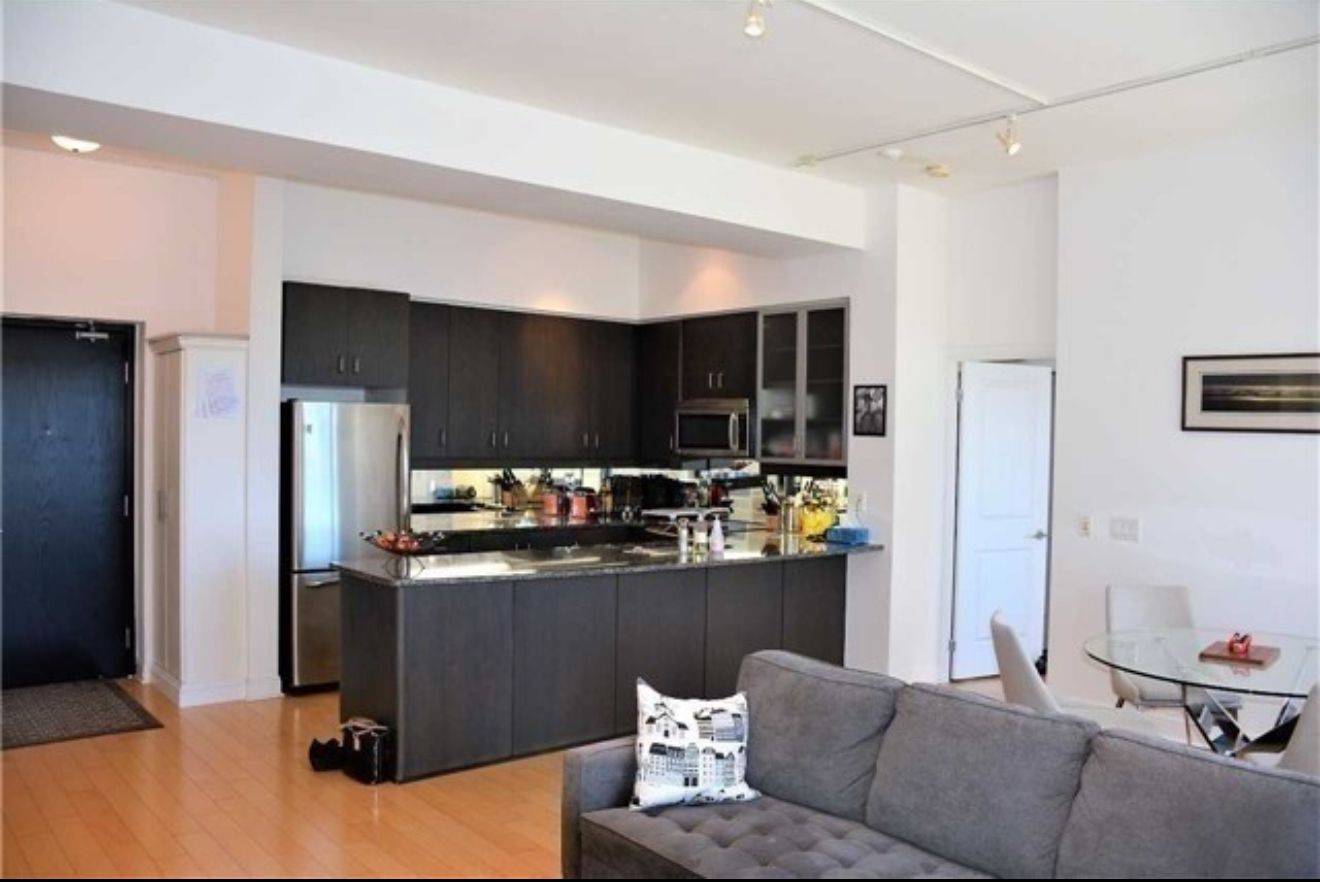 Toronto C02, ON M5R 1G1,21 Scollard ST #607