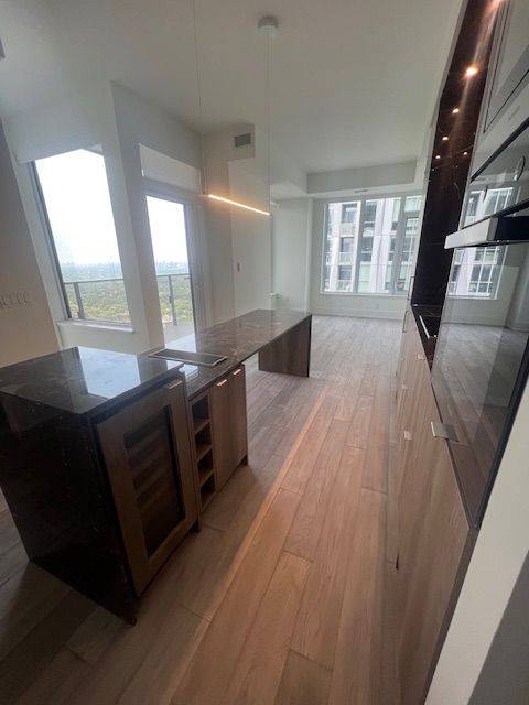 Toronto C02, ON M4W 0B7,11 Yorkville AVE #4804