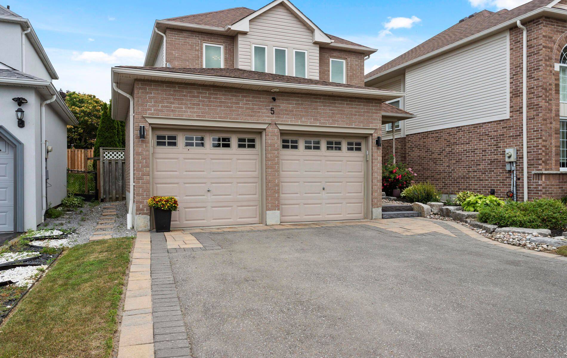 Whitby, ON L1R 2N7,5 Robert Correll CT