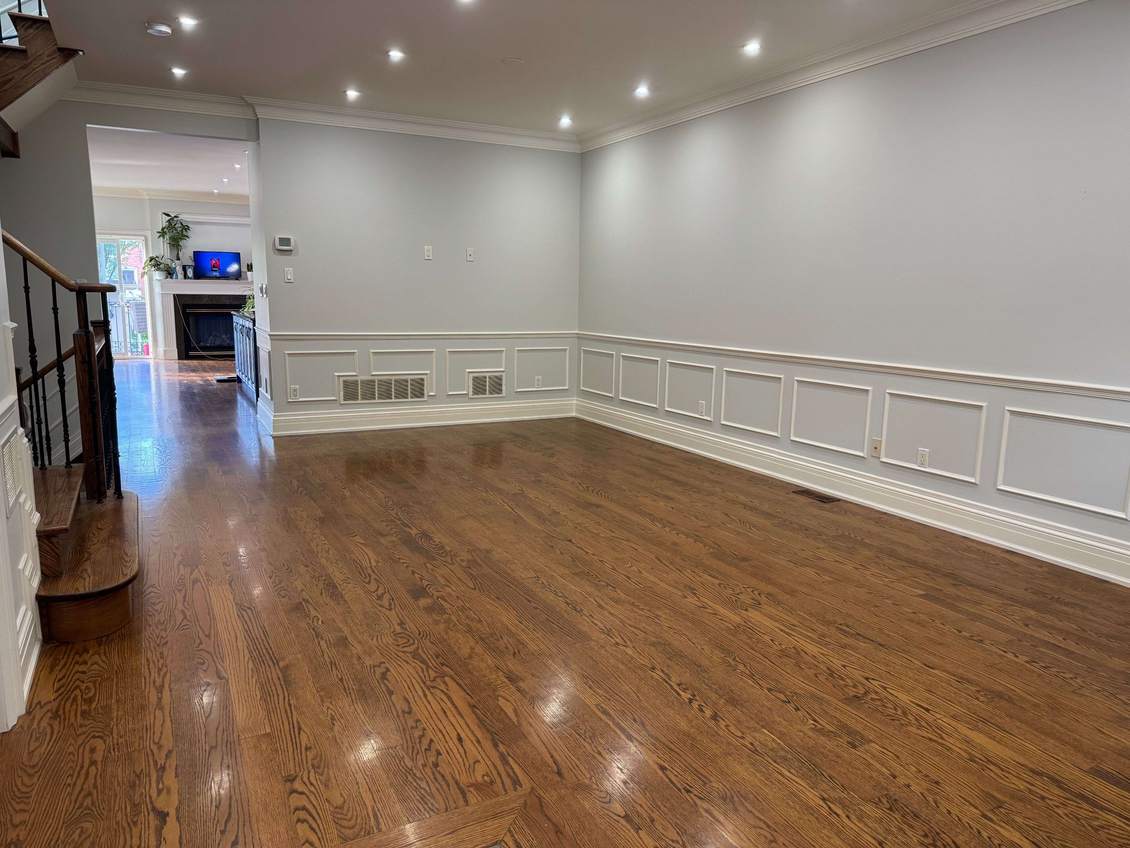 Toronto E03, ON M4J 1Y6,56 Sammon AVE #Upper Level