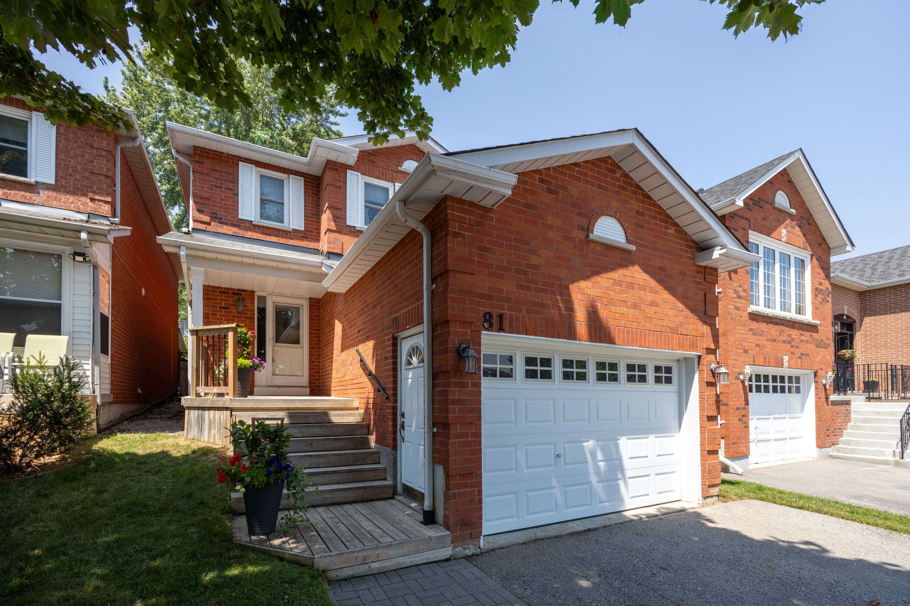 81 Mccrimmon CRES, Clarington, ON L1C 4N3