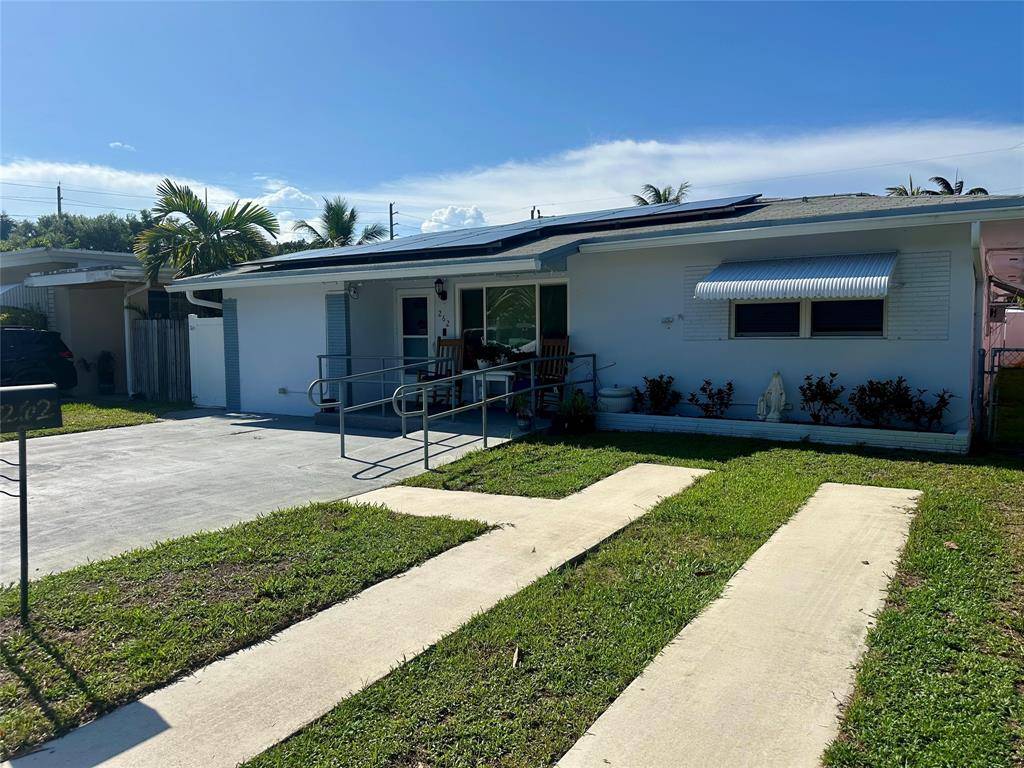 262 SW 8th St, Dania Beach, FL 33004