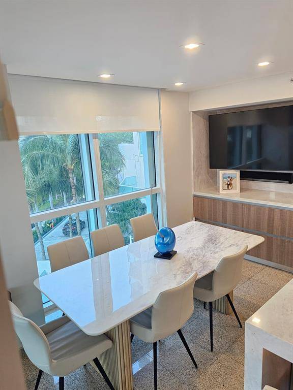 Sunny Isles Beach, FL 33160,16500 Collins Ave #356