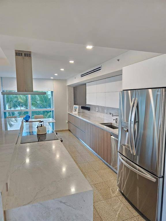 Sunny Isles Beach, FL 33160,16500 Collins Ave #356
