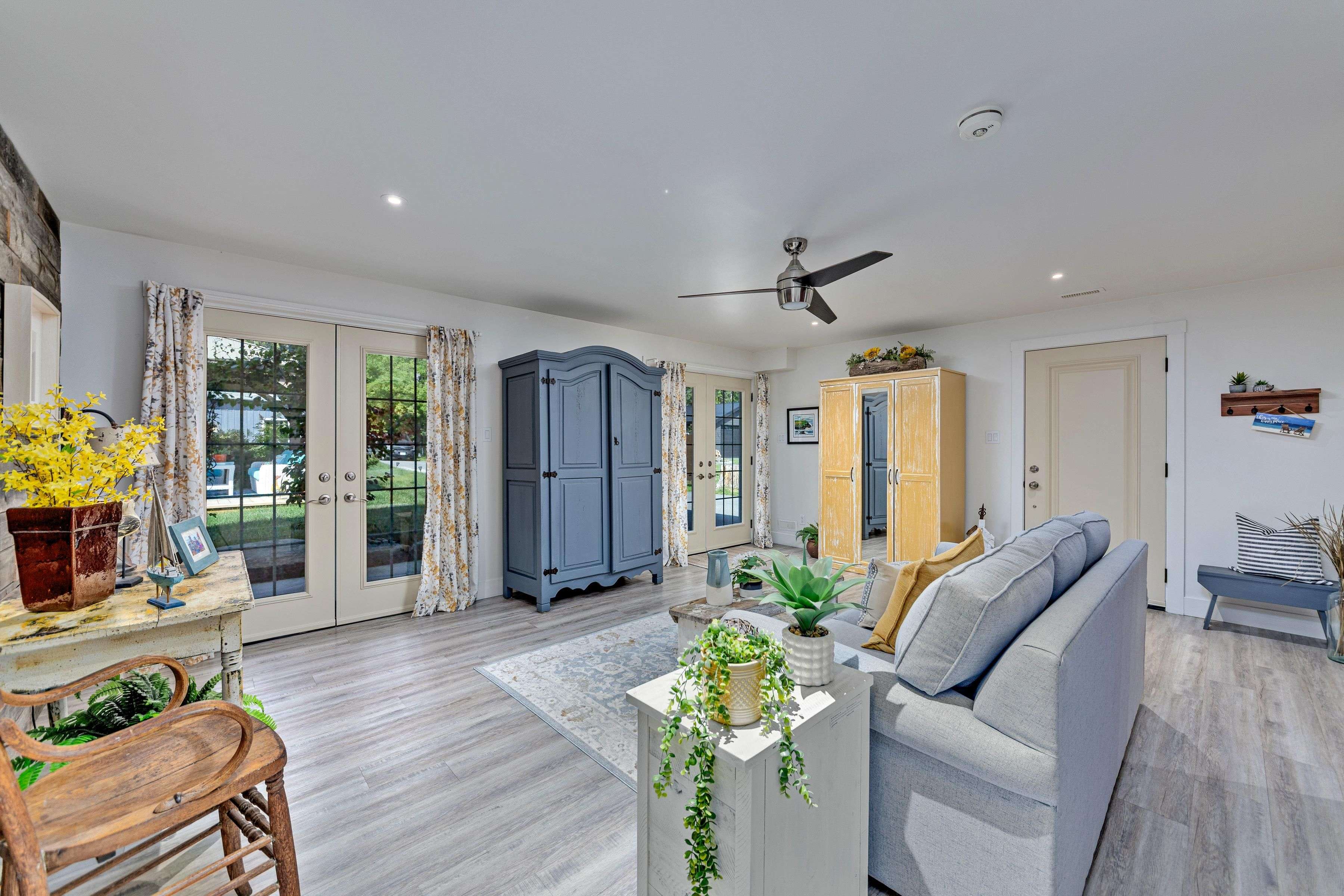 Innisfil, ON L0L 1R0,182 Parkview DR
