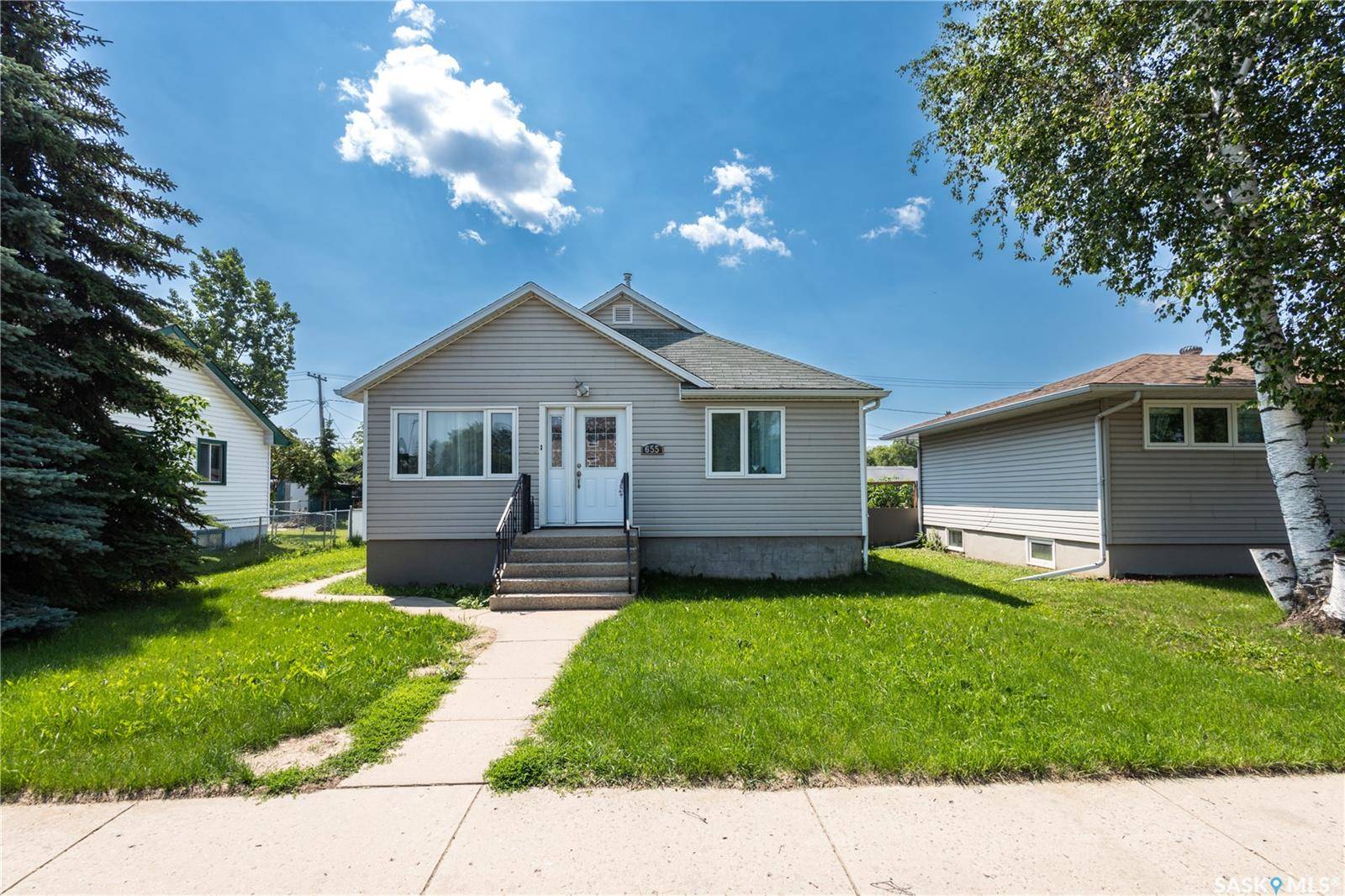 655 4th STREET E, Prince Albert, SK S6V 0K2