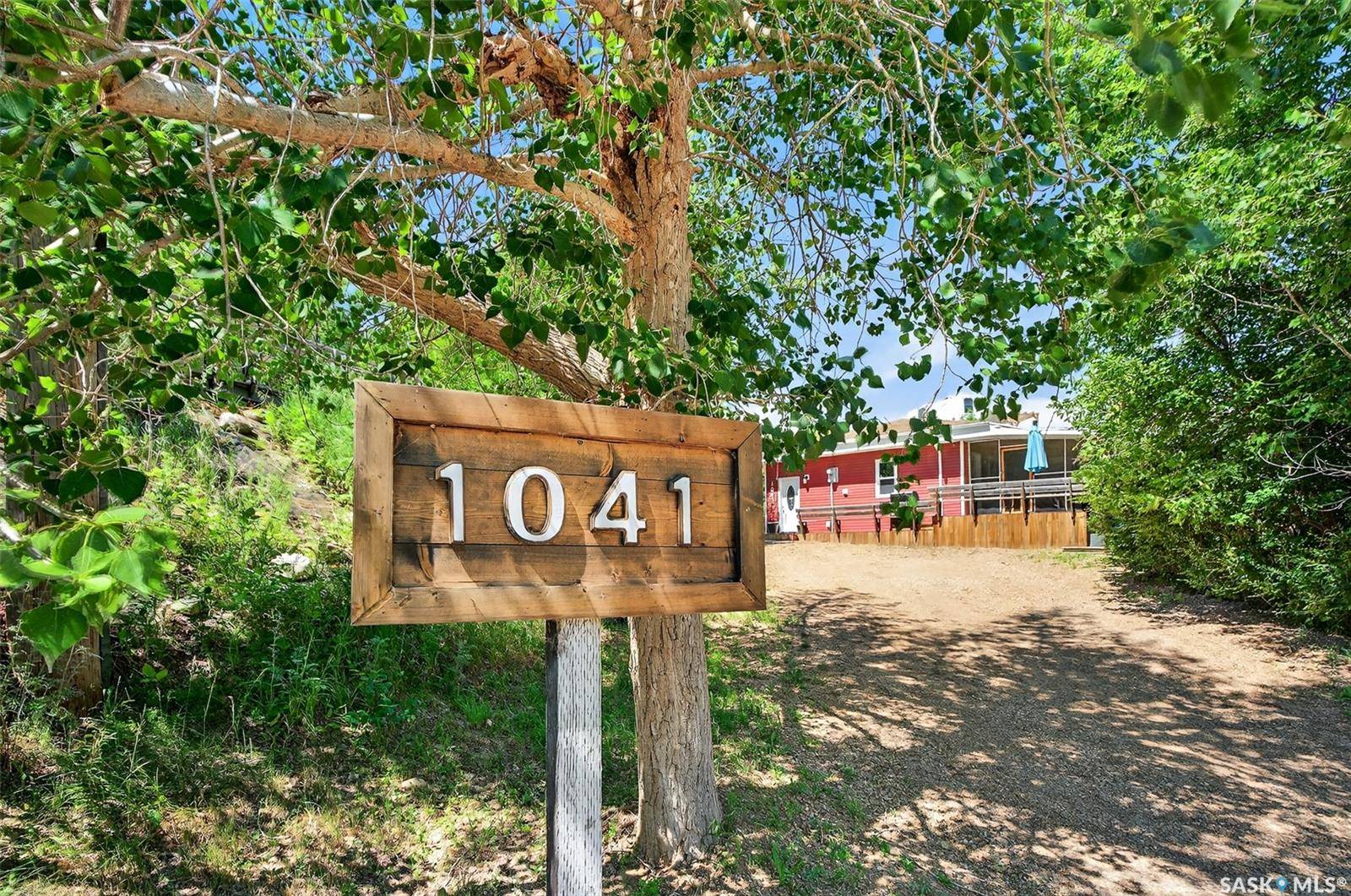 1041 Tatanka DRIVE, South Lake, SK S0H 2X0