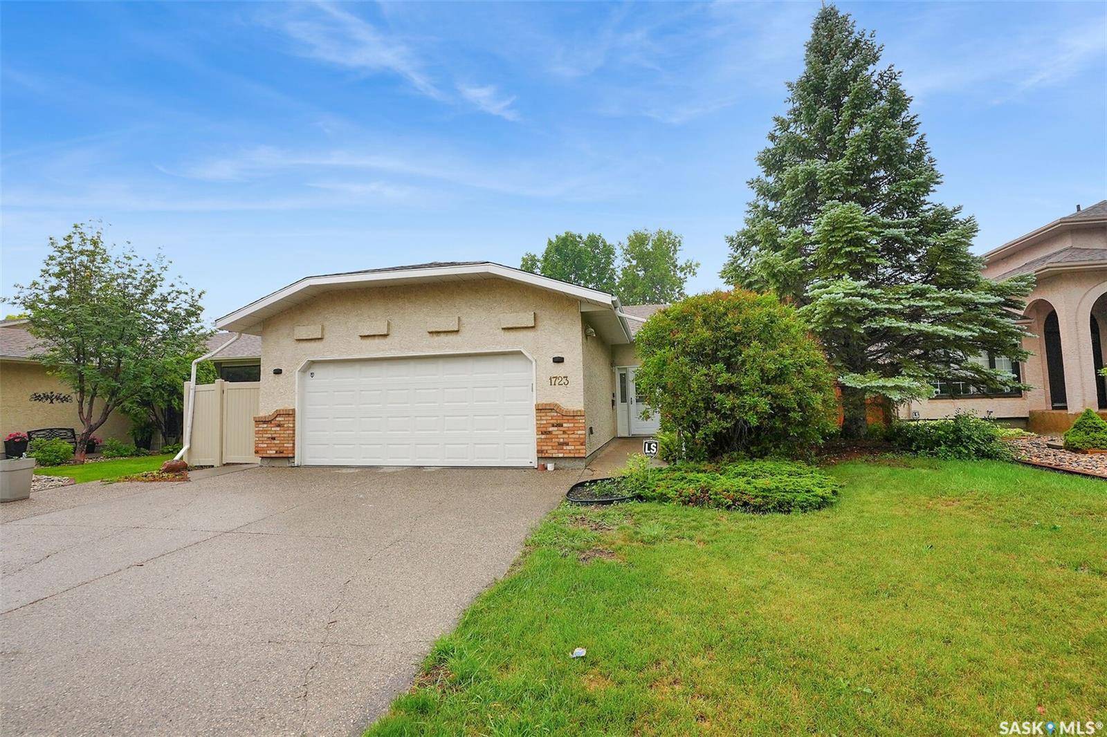 Regina, SK S4V 2R9,1723 Laurier CRESCENT E
