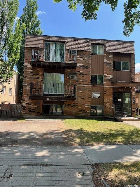 902 6th AVENUE N, Saskatoon, SK S7K 2T4