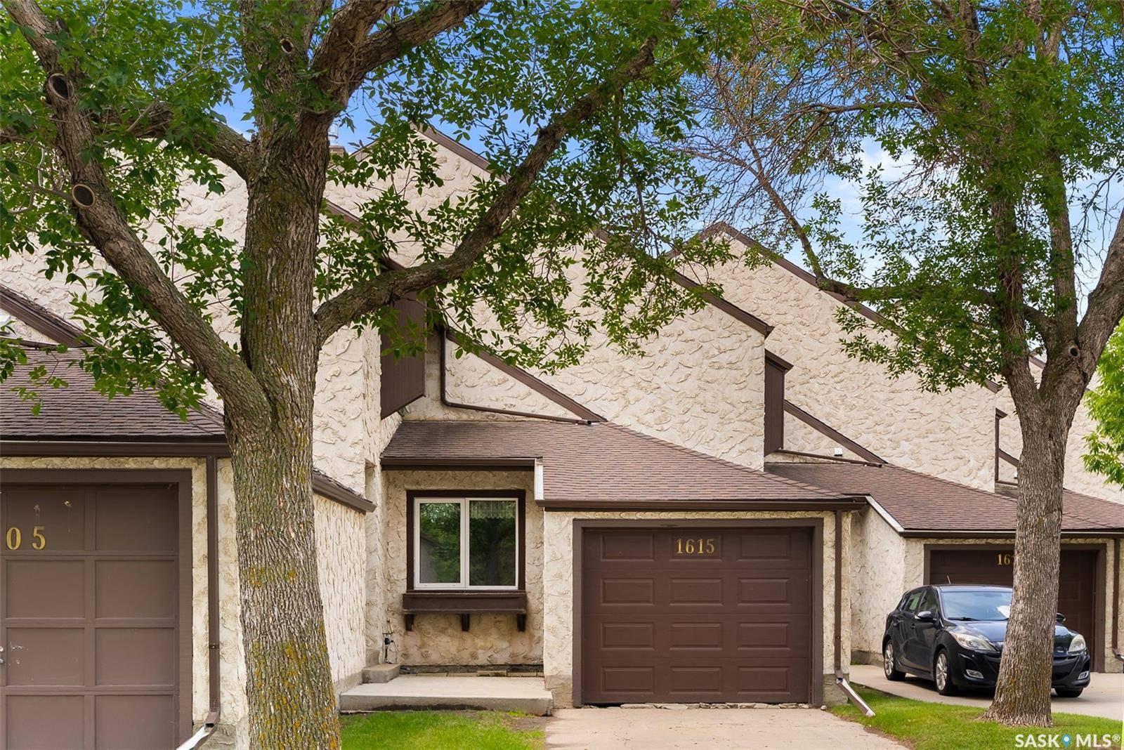 Regina, SK S4S 5Z9,1615 23rd AVENUE