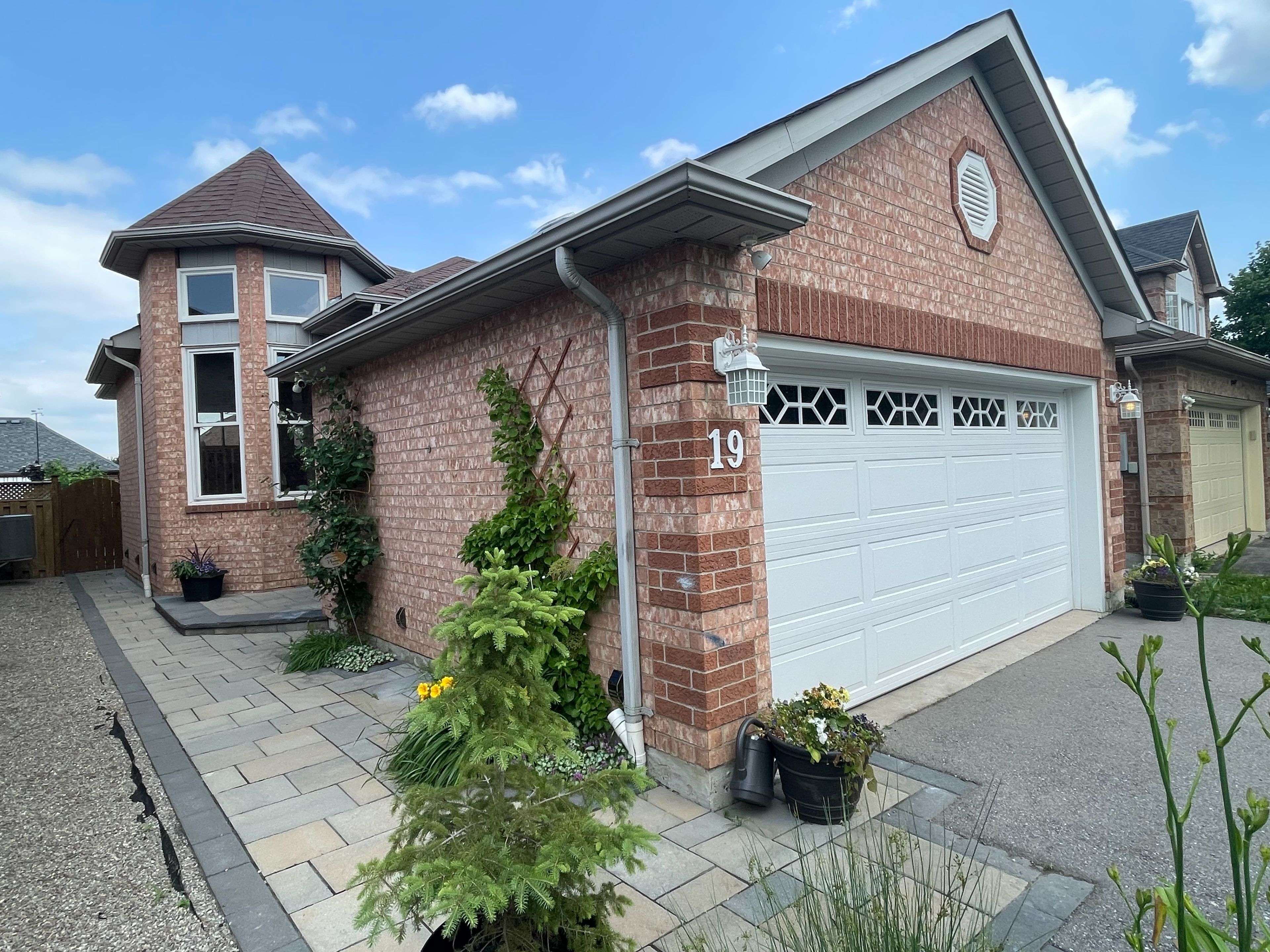 Brampton, ON L6X 4L1,19 Silkwood CRES