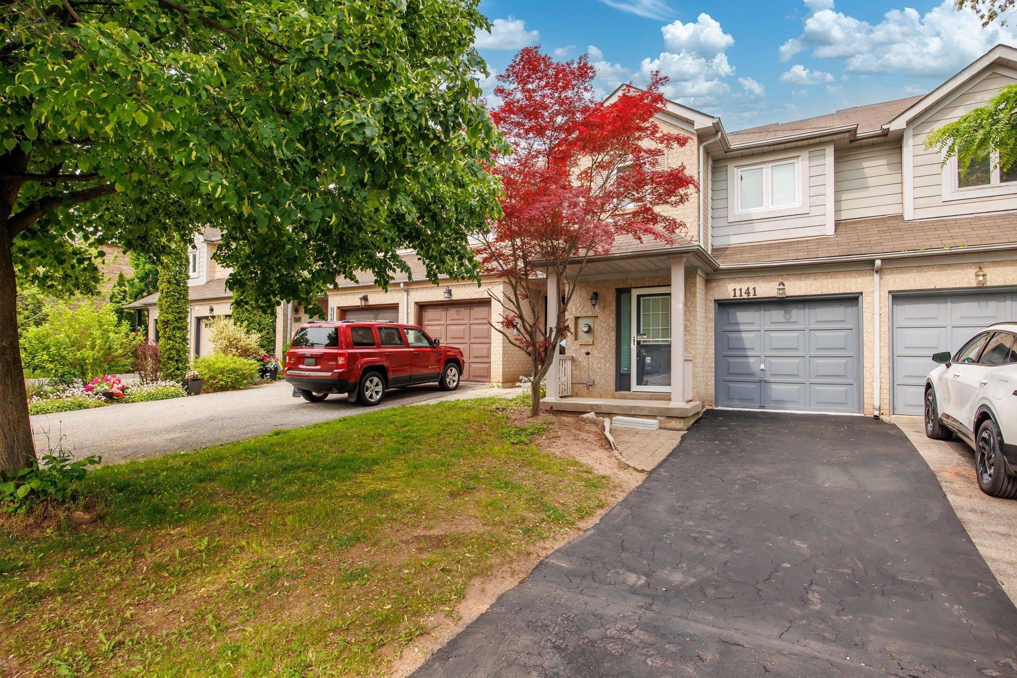 Oakville, ON L6M 3M1,1141 Westview TER
