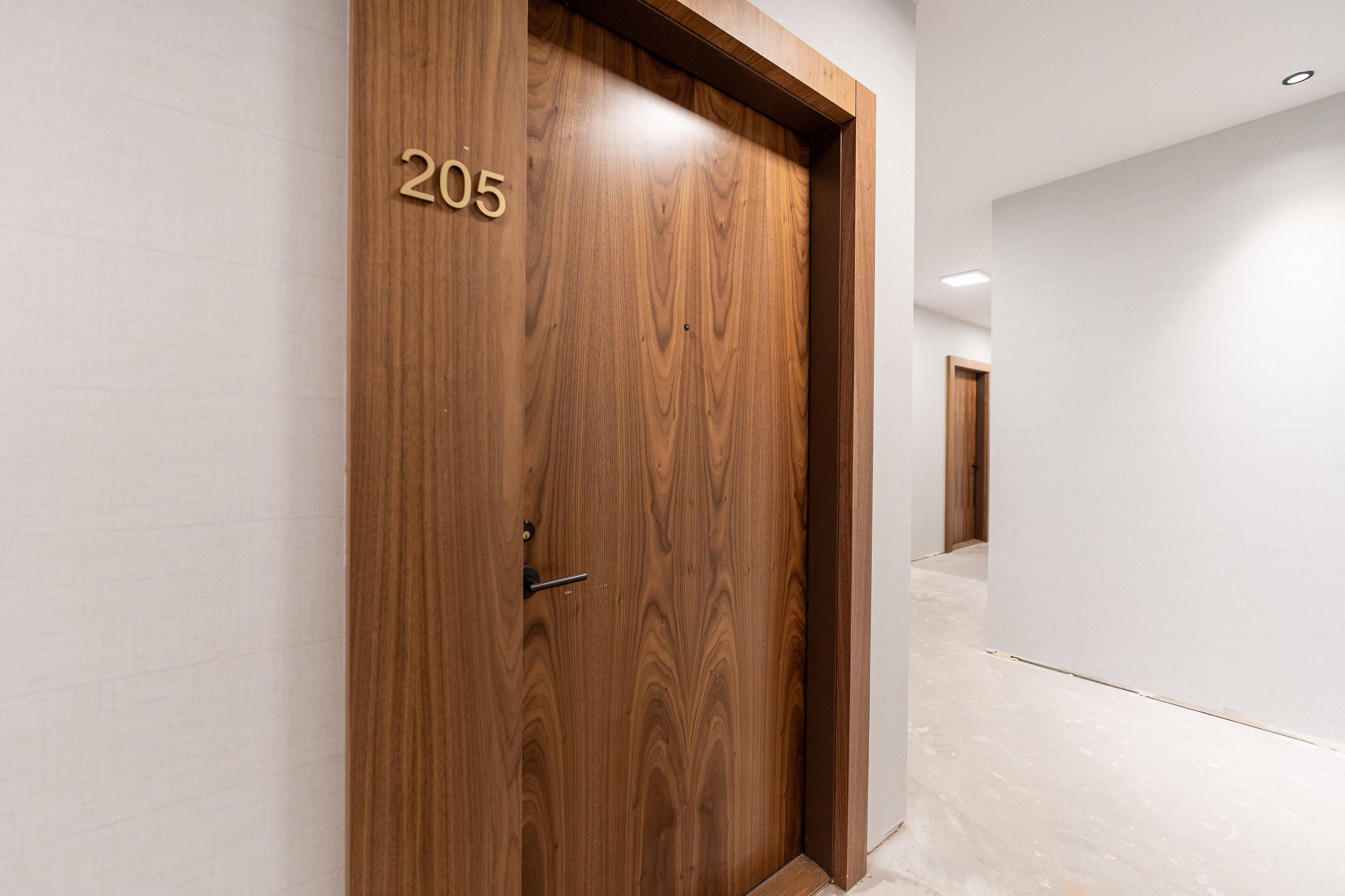 Oakville, ON L6M 4M2,509 Dundas ST W #205