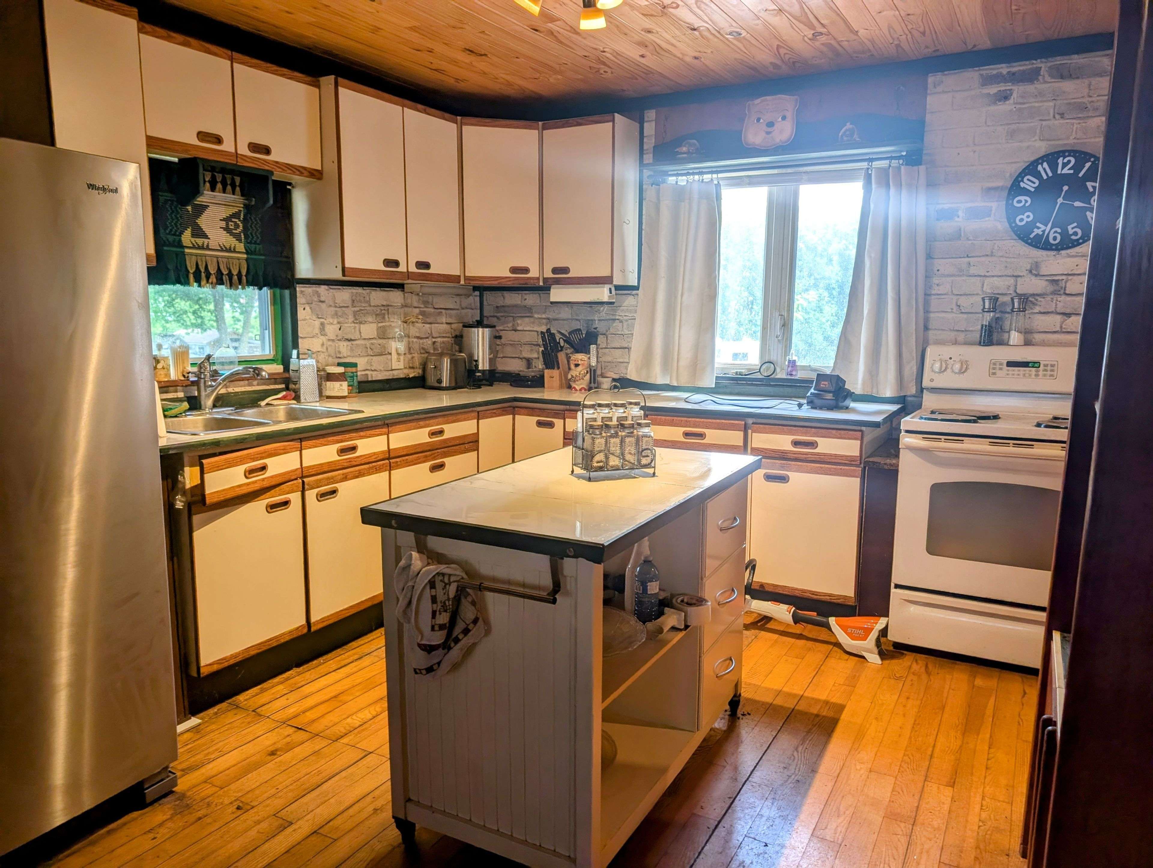 West Grey, ON N0G 1S0,27 John ST