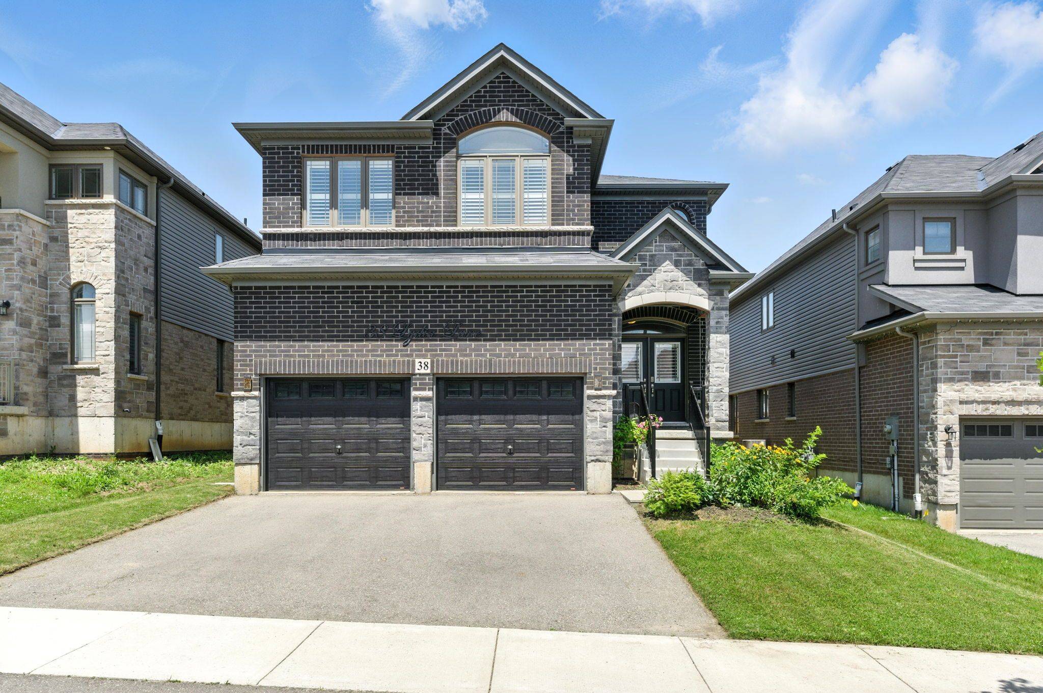 38 Lydia LN, Brant, ON N3L 0H5