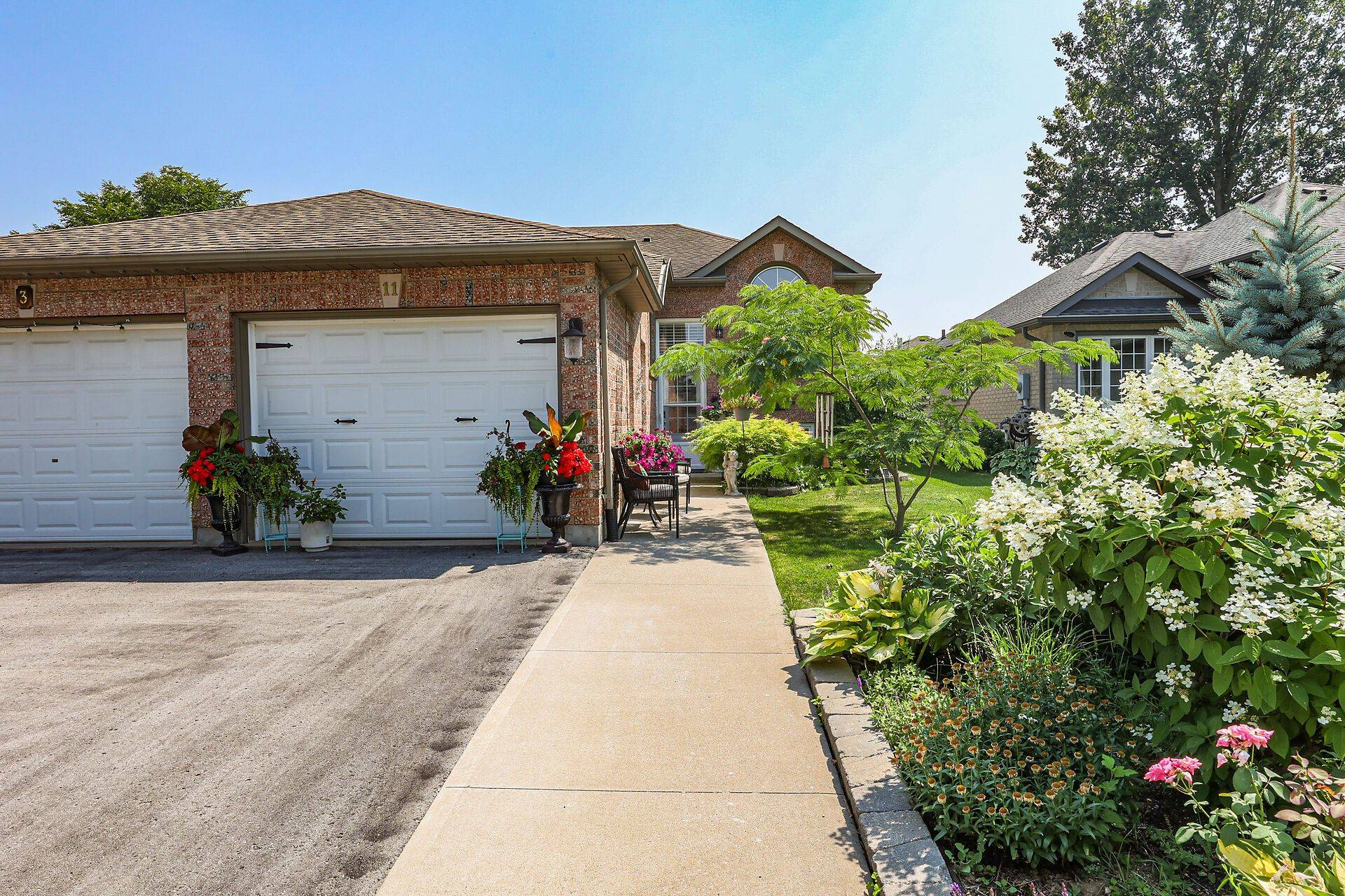 Welland, ON L3C 7G5,11 Jefferson CT W