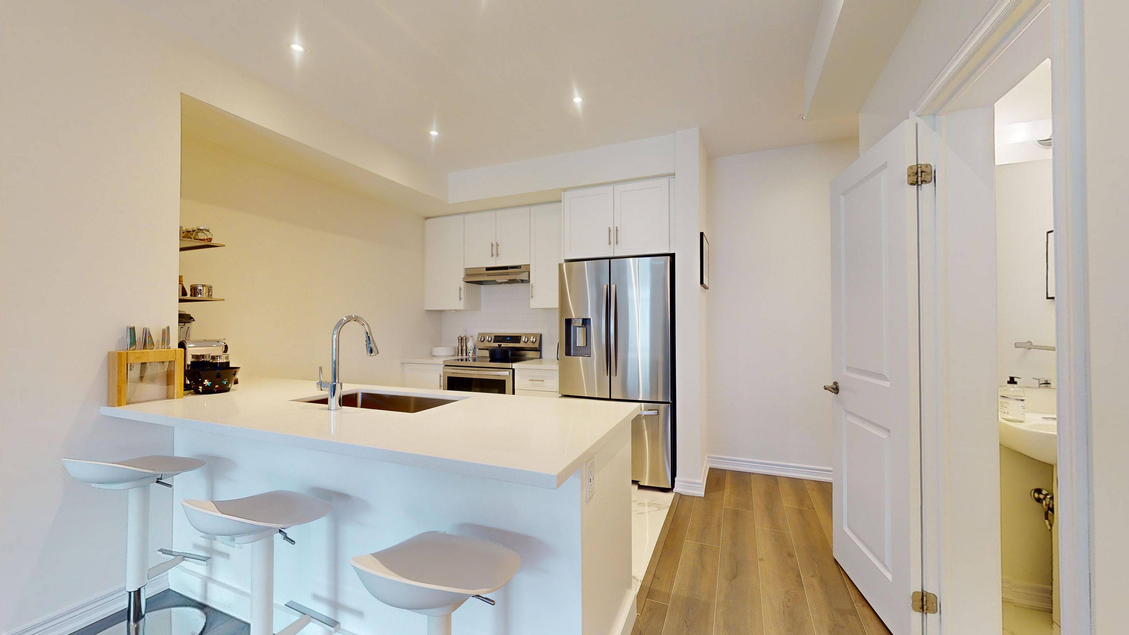 Hamilton, ON L8E 5H6,288 Glover RD #27