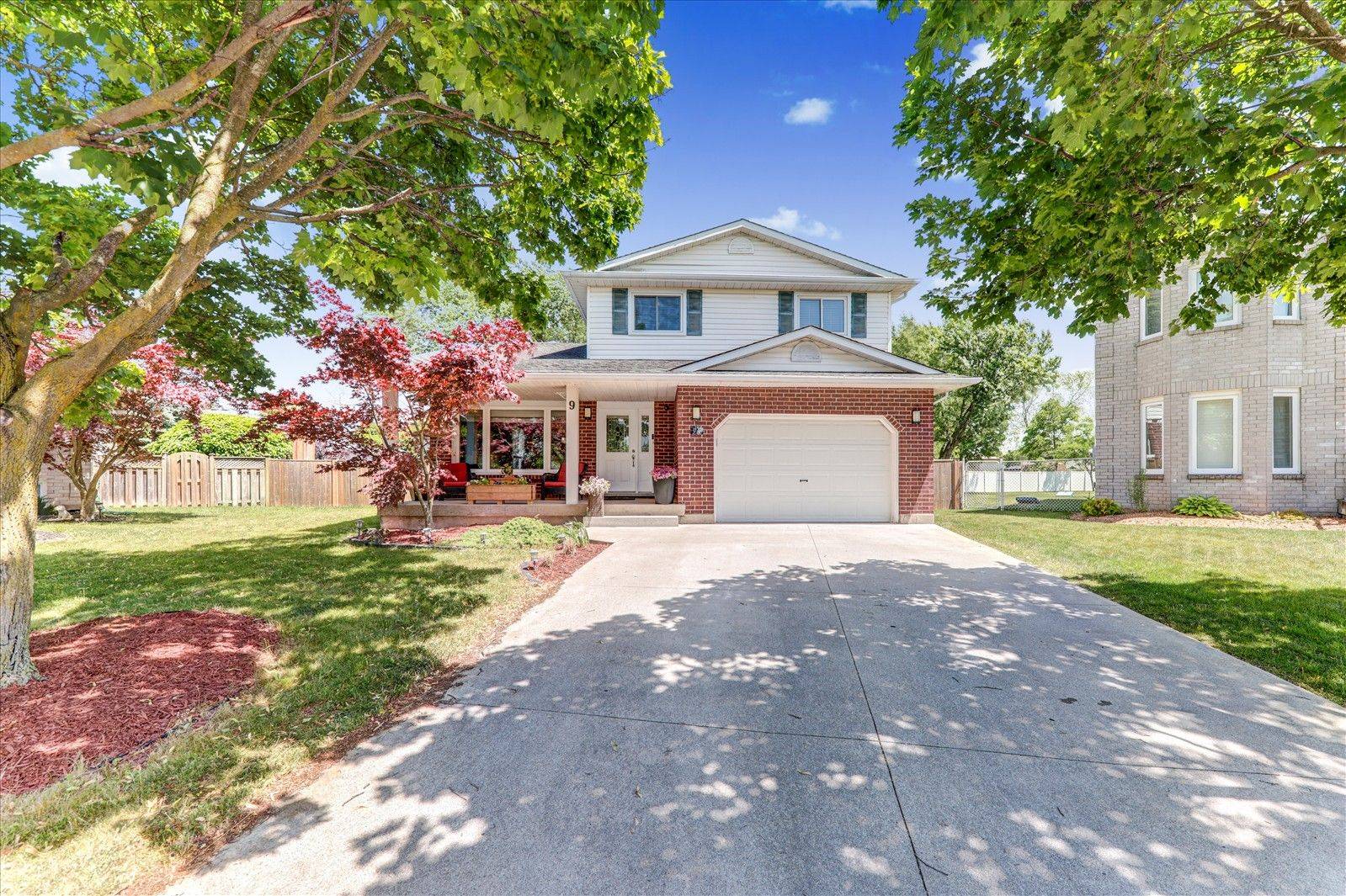 Thorold, ON L2V 4Z1,9 Parkview CT