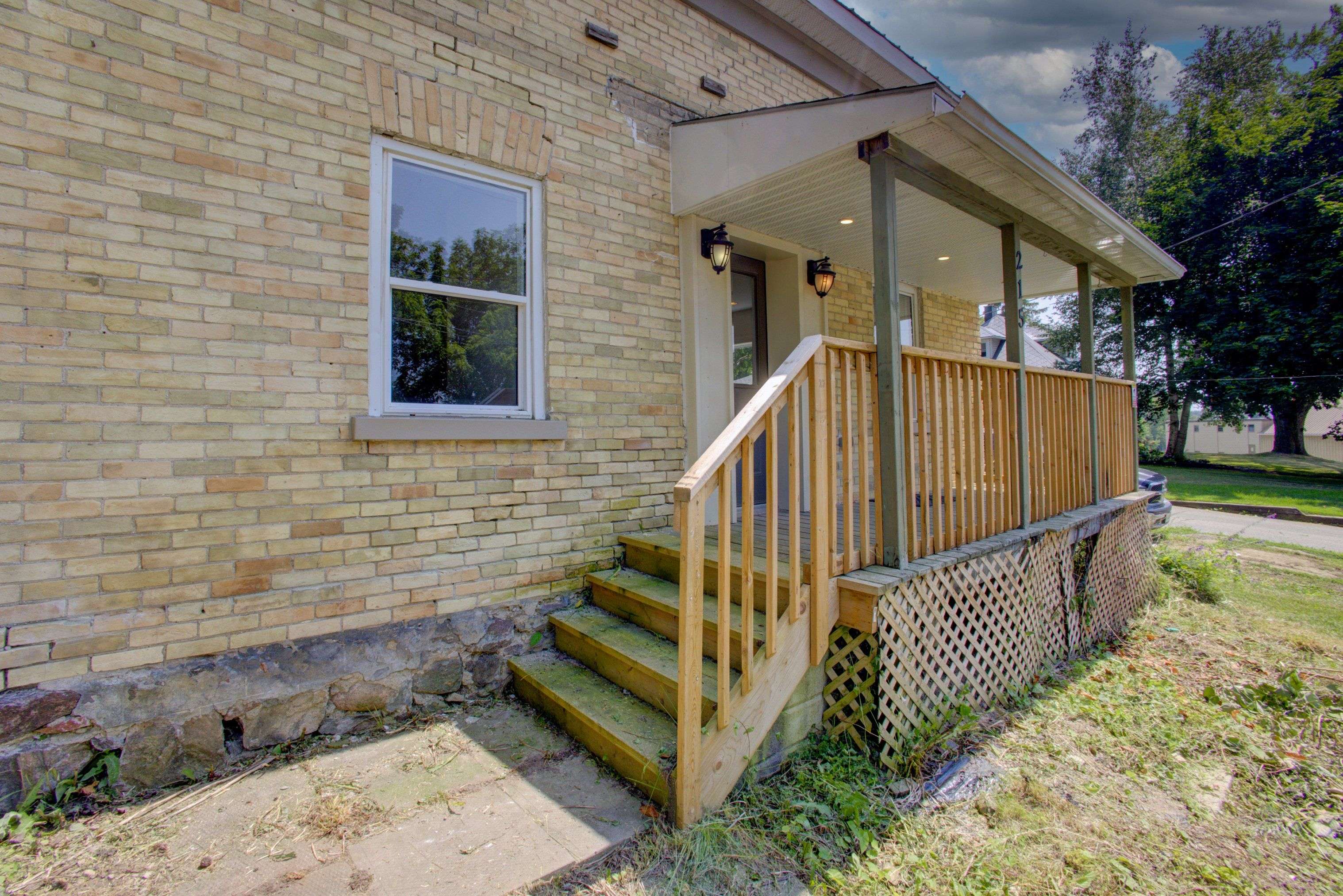 North Huron, ON N0G 2W0,215 Centre ST
