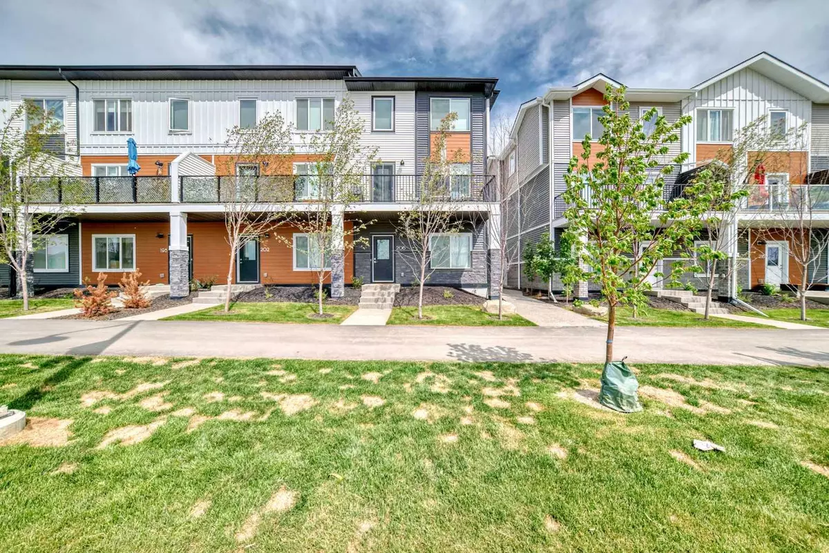 Calgary, AB T2X 5L1,206 Creekstone DR SW