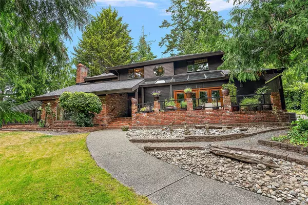 2268 Tryon Rd, North Saanich, BC V8L 5H7