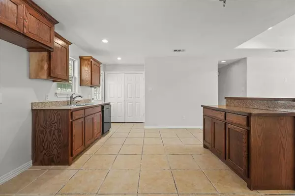 Sherman, TX 75090,517 S Vaden Street