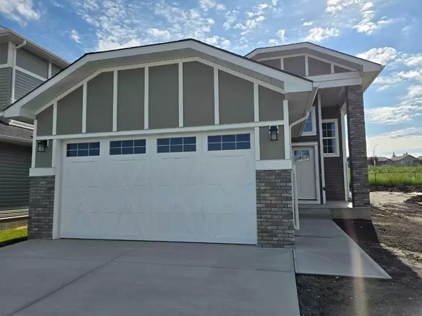 176 Lakewood CIR, Strathmore, AB T1P2J4