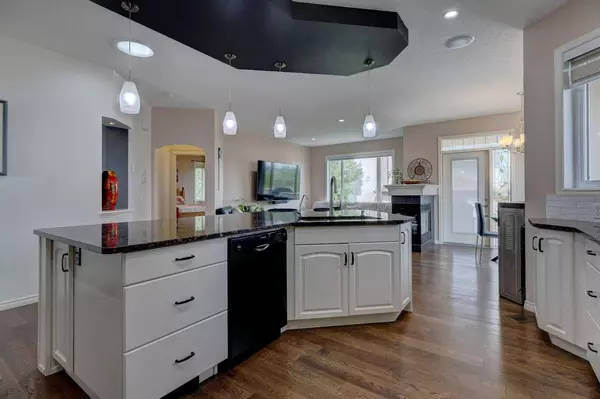 Calgary, AB T3M0E7,2 Cranridge HTS SE