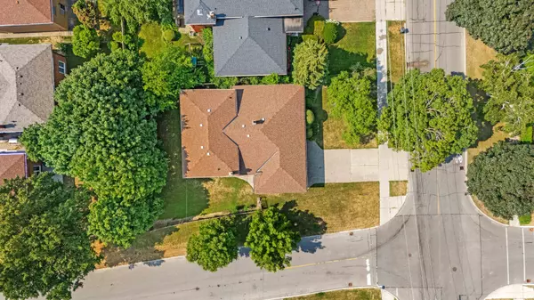 Toronto C06, ON M3H 2X7,142 Faywood BLVD